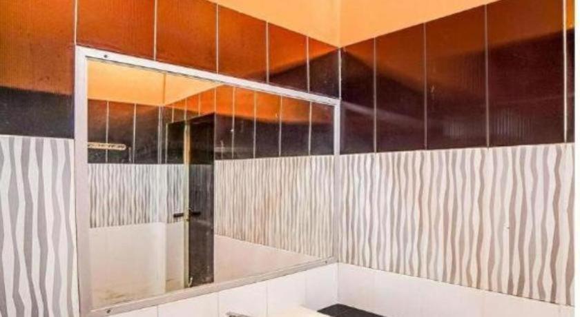 Oyo 90980 Al Karim Syariah Hotell Tanjungbalai Exteriör bild
