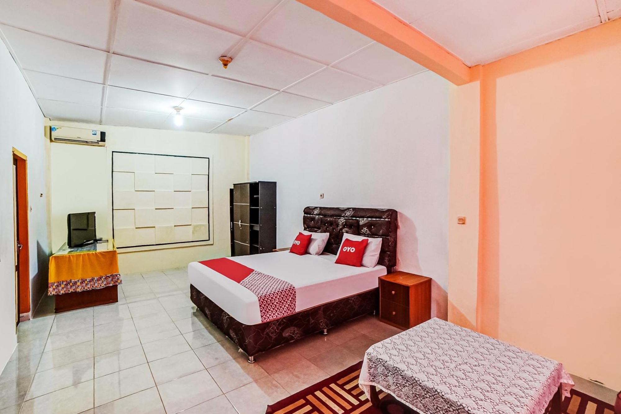 Oyo 90980 Al Karim Syariah Hotell Tanjungbalai Exteriör bild