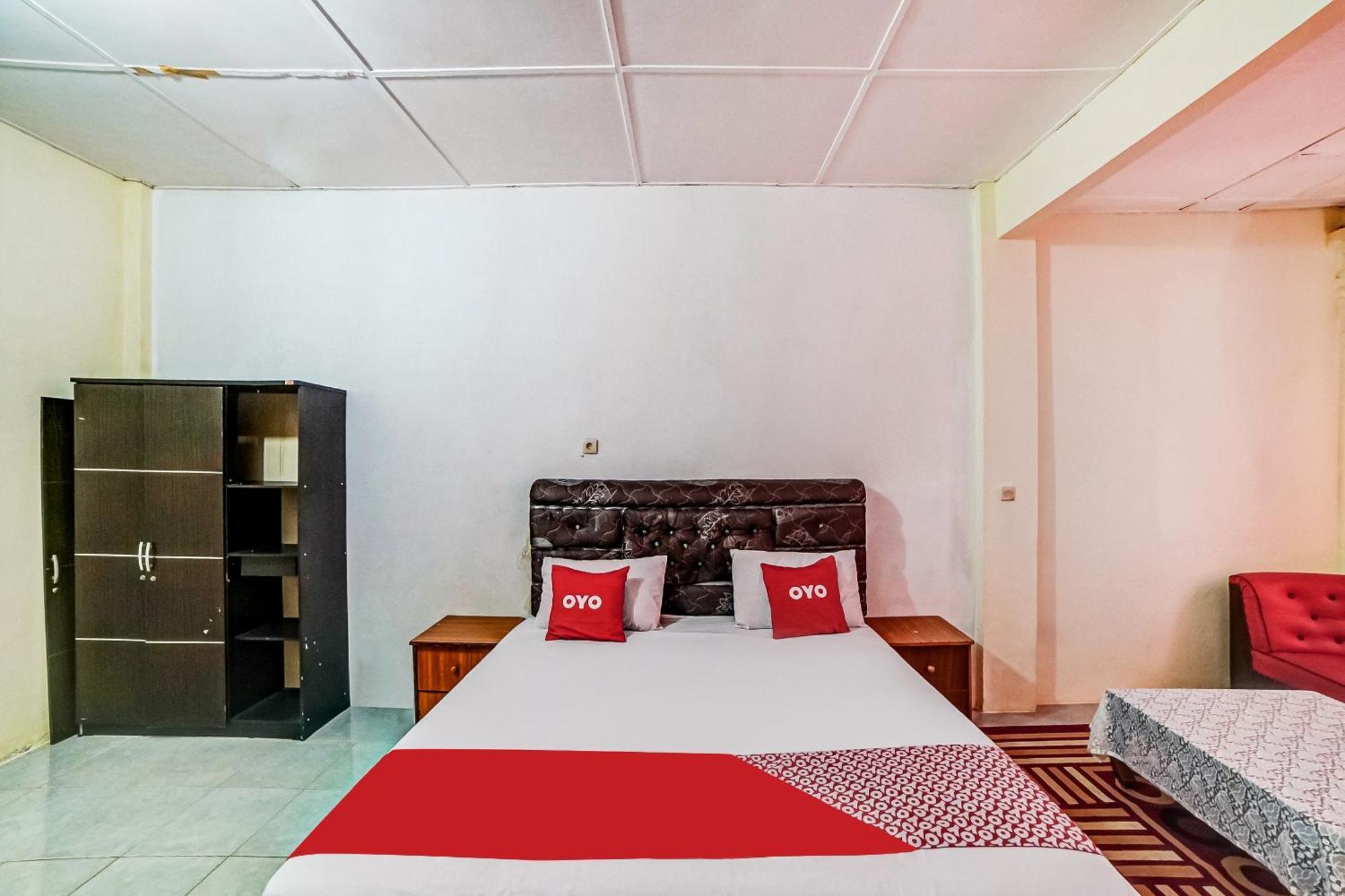 Oyo 90980 Al Karim Syariah Hotell Tanjungbalai Exteriör bild