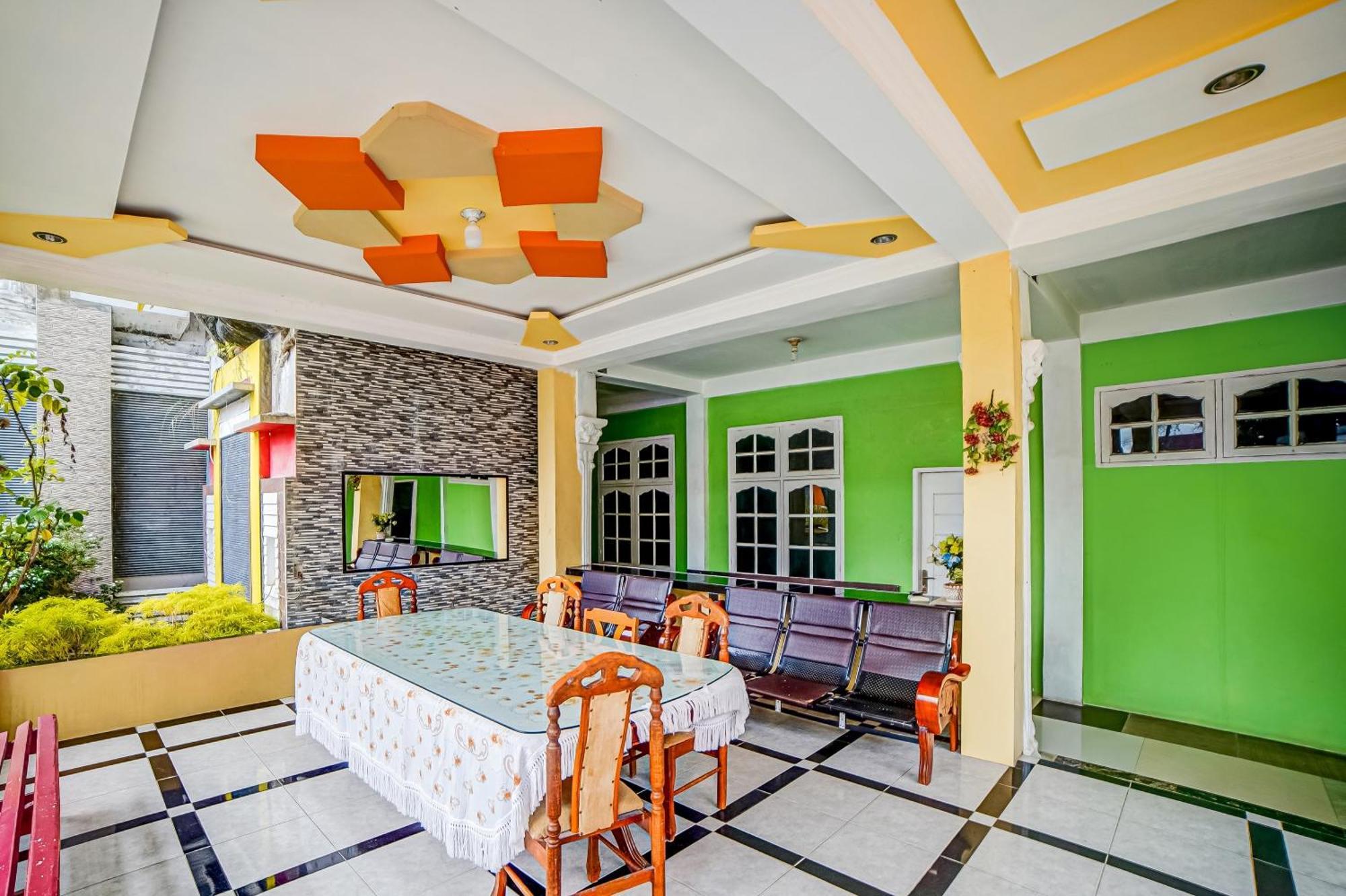 Oyo 90980 Al Karim Syariah Hotell Tanjungbalai Exteriör bild