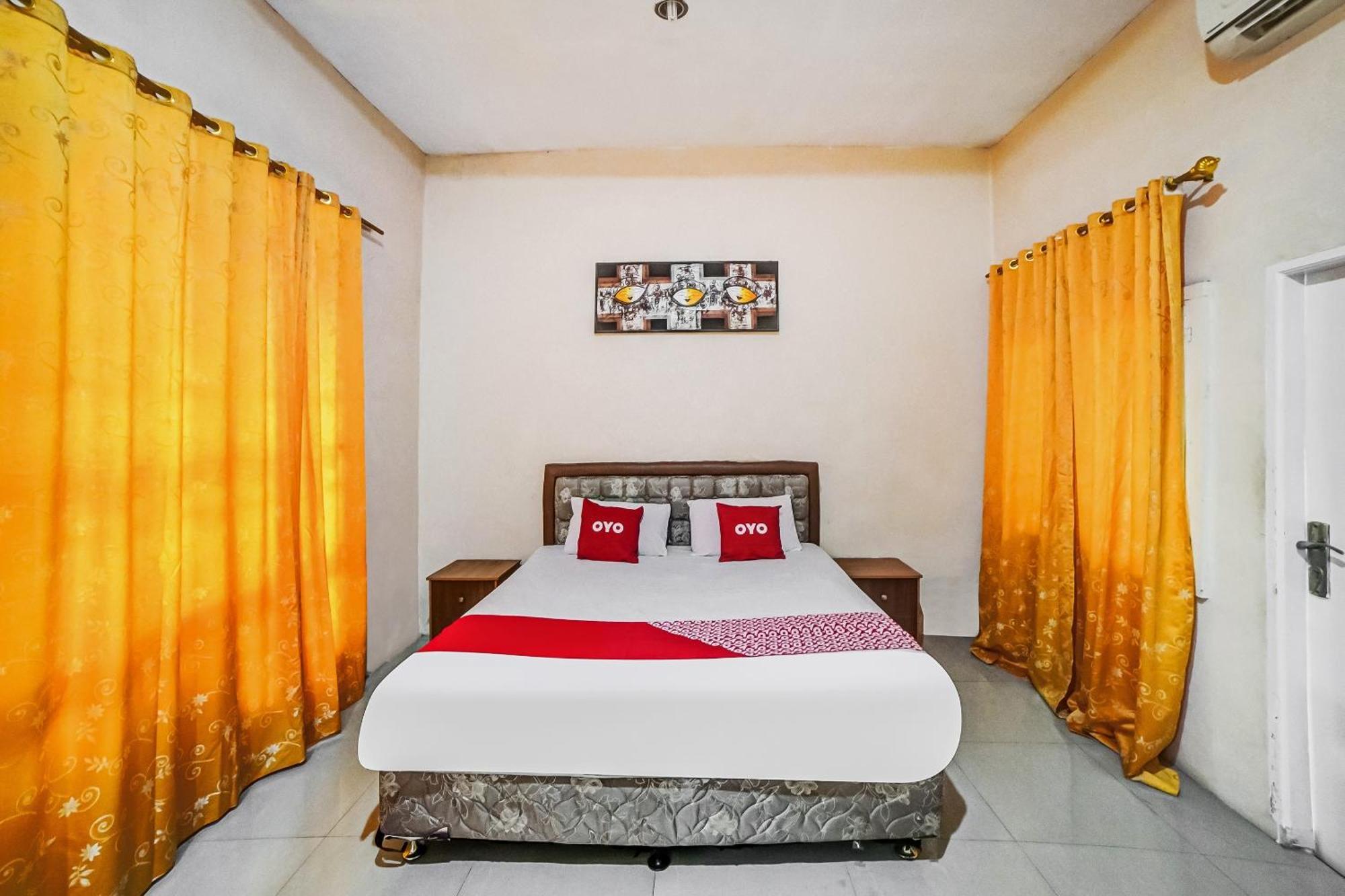 Oyo 90980 Al Karim Syariah Hotell Tanjungbalai Exteriör bild