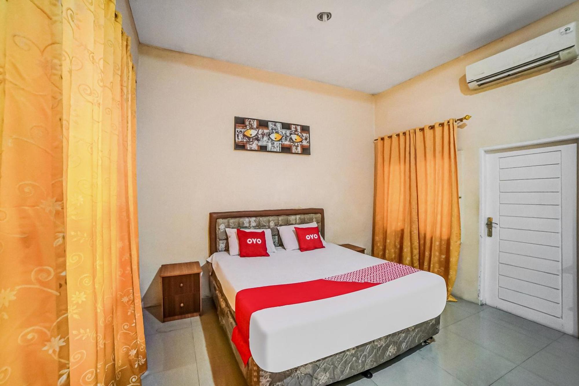 Oyo 90980 Al Karim Syariah Hotell Tanjungbalai Exteriör bild