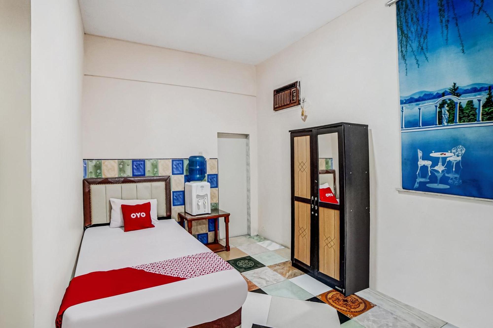 Oyo 90980 Al Karim Syariah Hotell Tanjungbalai Exteriör bild