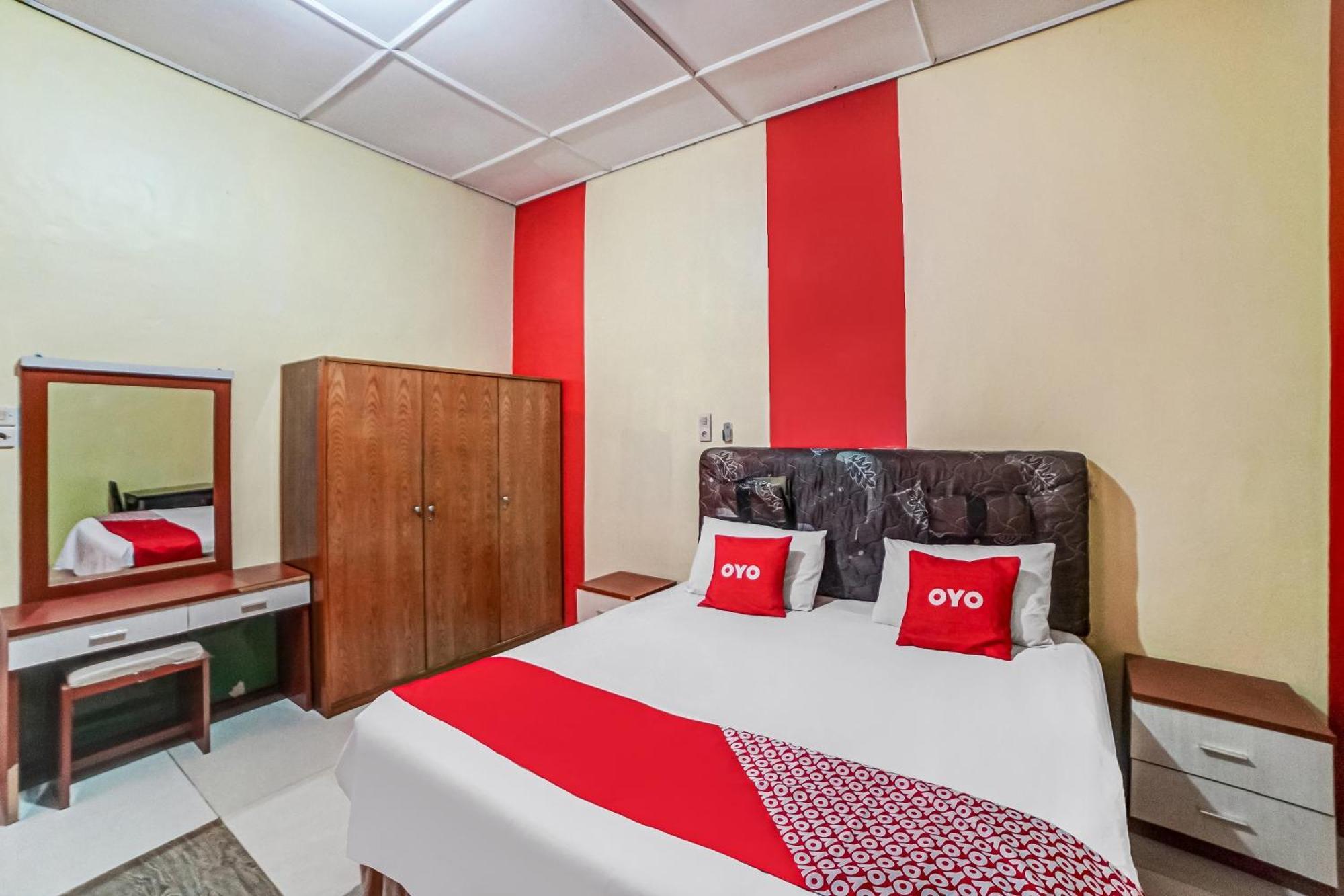 Oyo 90980 Al Karim Syariah Hotell Tanjungbalai Exteriör bild