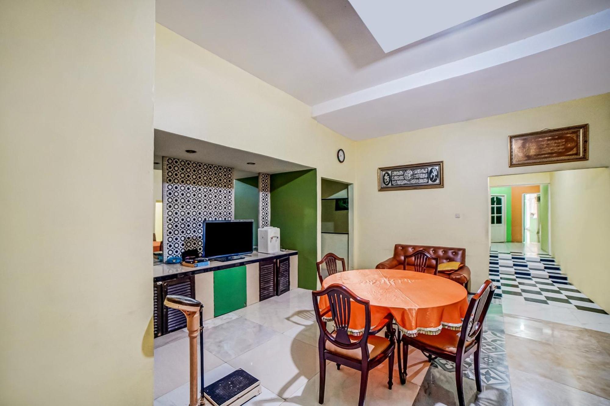 Oyo 90980 Al Karim Syariah Hotell Tanjungbalai Exteriör bild