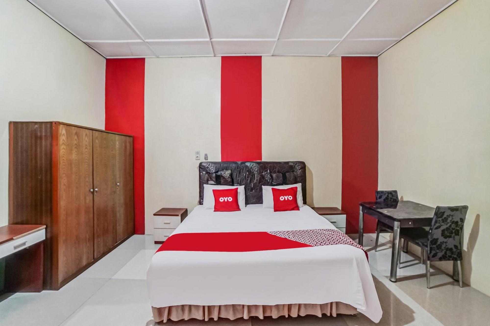 Oyo 90980 Al Karim Syariah Hotell Tanjungbalai Exteriör bild