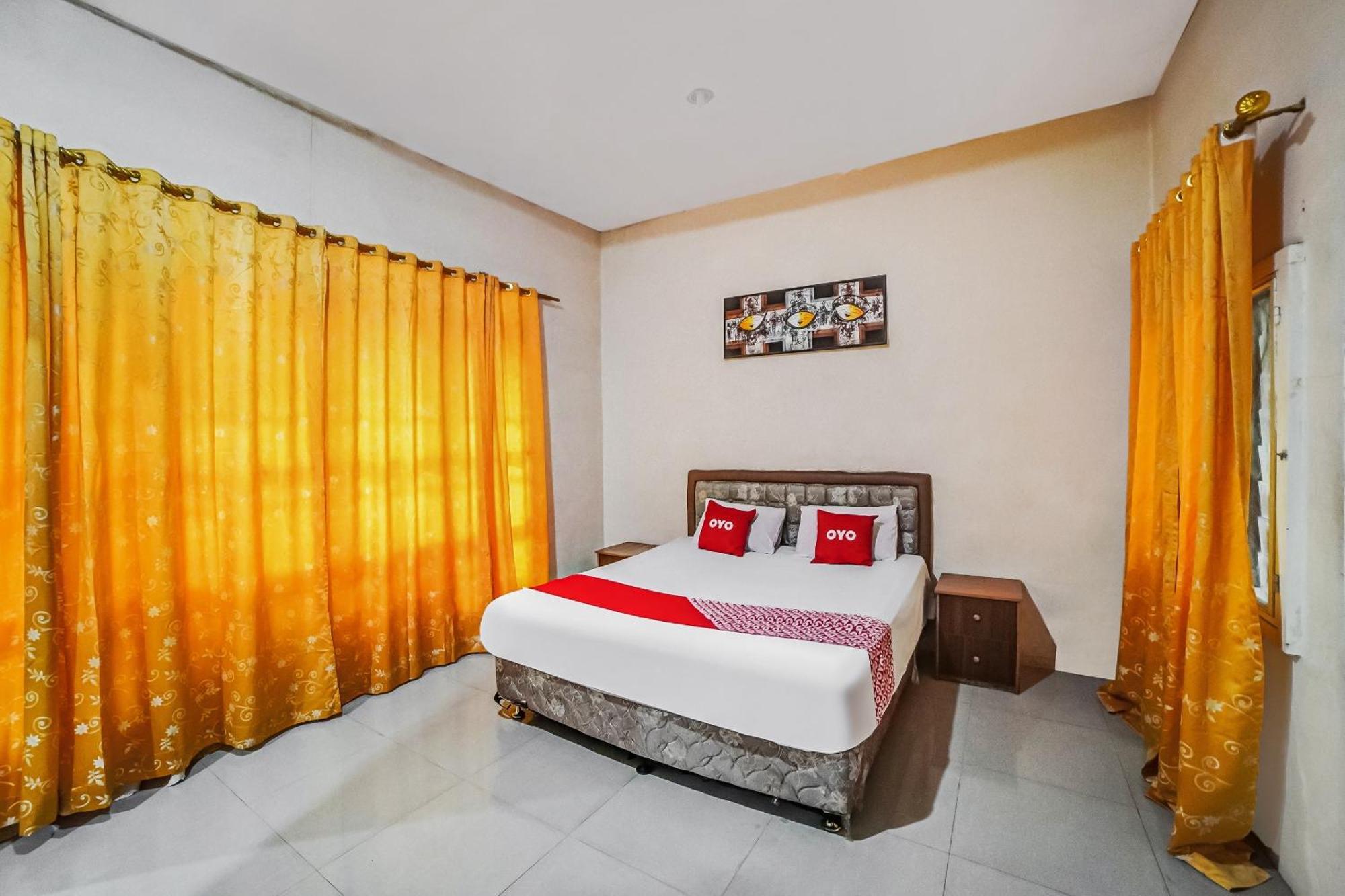 Oyo 90980 Al Karim Syariah Hotell Tanjungbalai Exteriör bild